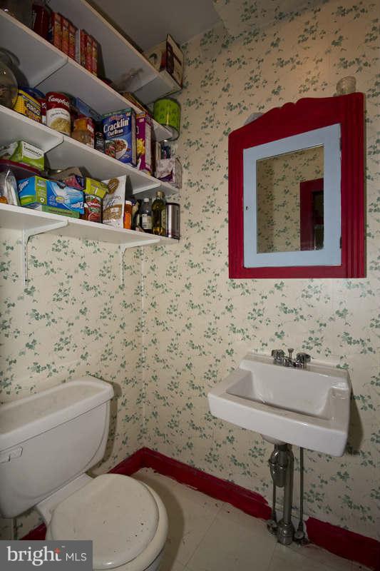 3627 Roland Avenue Baltimore, MD 21211 - Photo 14 of 28 Bath