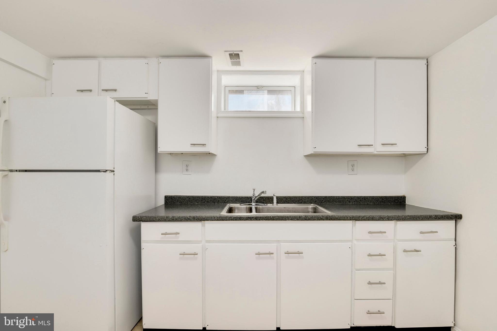 4206 Round Hill Road Silver Spring, MD 20906 - Photo 12 of 27