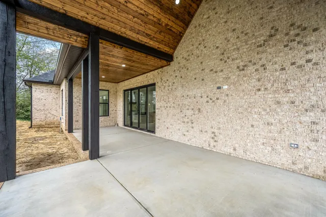 $589,900 | 102 North Victoria Lane, Tullahoma, TN 37388