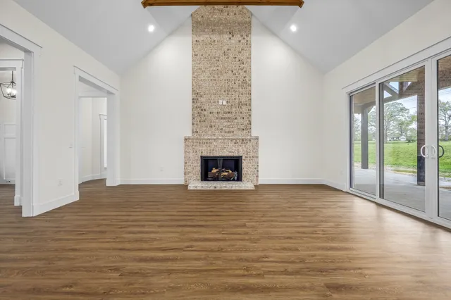 $589,900 | 102 North Victoria Lane, Tullahoma, TN 37388