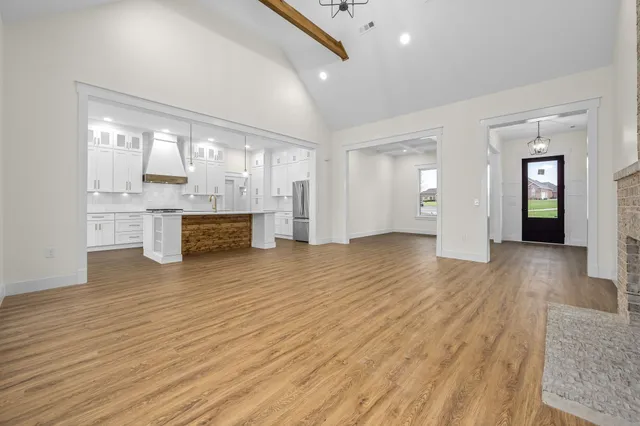 $589,900 | 102 North Victoria Lane, Tullahoma, TN 37388