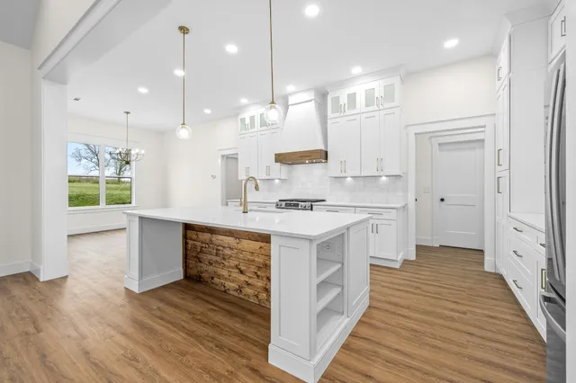 $589,900 | 102 North Victoria Lane, Tullahoma, TN 37388