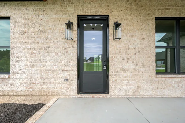 $589,900 | 102 North Victoria Lane, Tullahoma, TN 37388