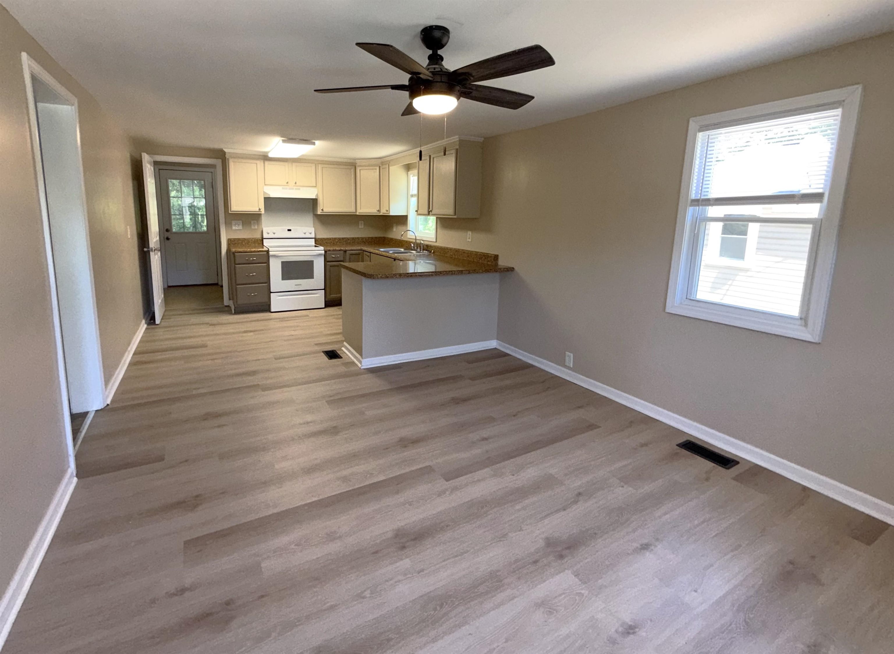 137 New Street Gaffney, SC 29340 - Photo 3 of 18