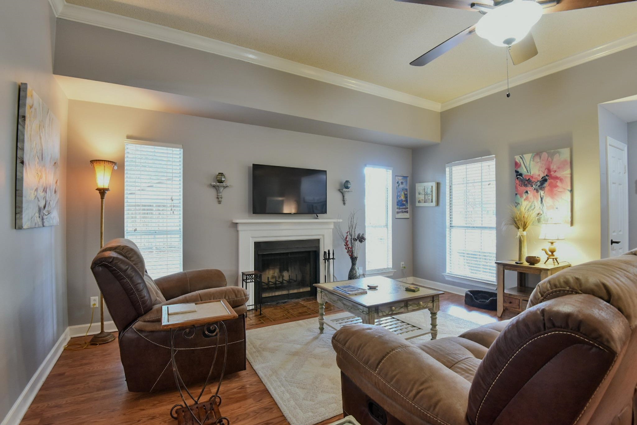 130 Ridgewood Drive Daphne, AL 36526 - Photo 10 of 34 Living Room