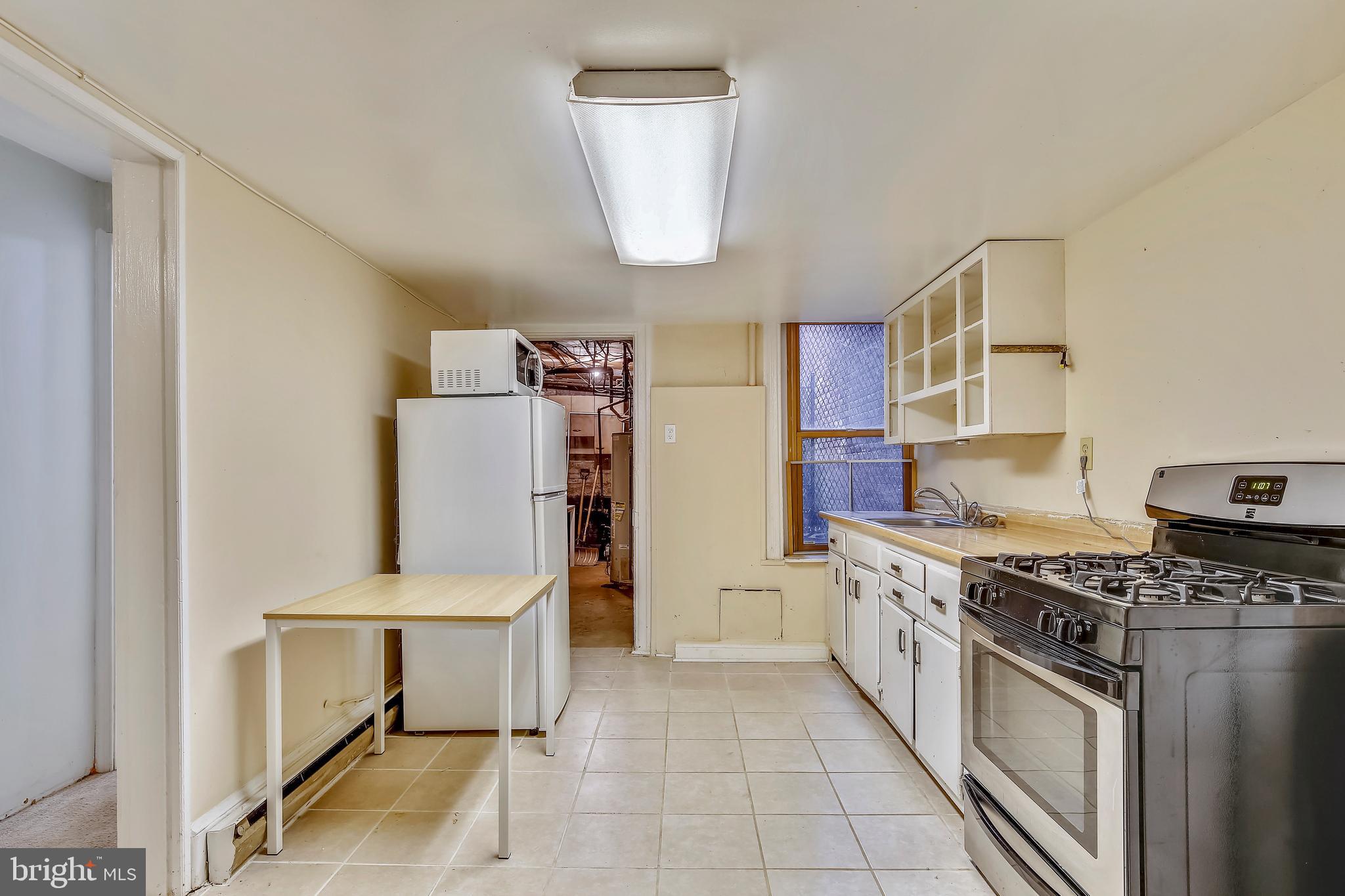 241 8th Street Northeast Washington, DC 20002 - Photo 21 of 29 Table Space Kitchen!