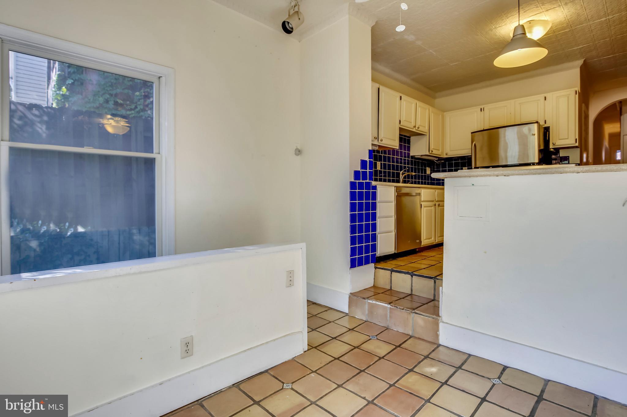 241 8th Street Northeast Washington, DC 20002 - Photo 7 of 29 Family Room or Breakfast Nook