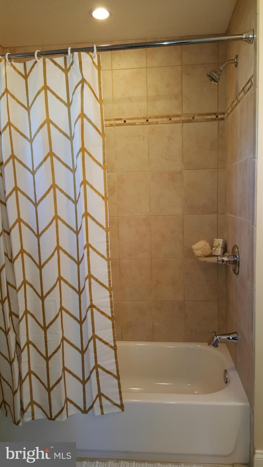 7810 Blue Grass Road Baltimore, MD 21237 - Photo 11 of 30 Ceramic Tile