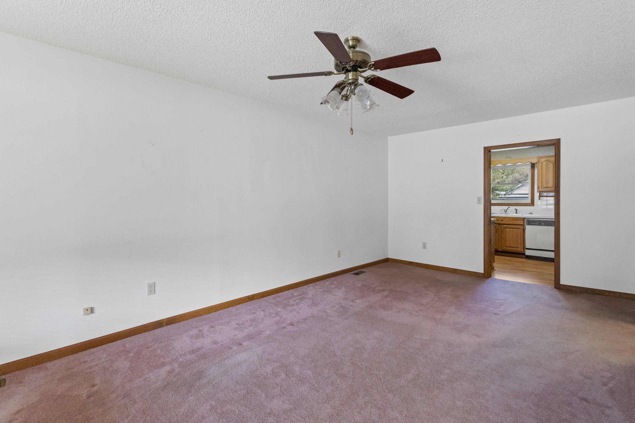159 East Carters Valley Road Kingsport, TN 37665 - Photo 3 of 18 3-web-or-mls-IMG_0225