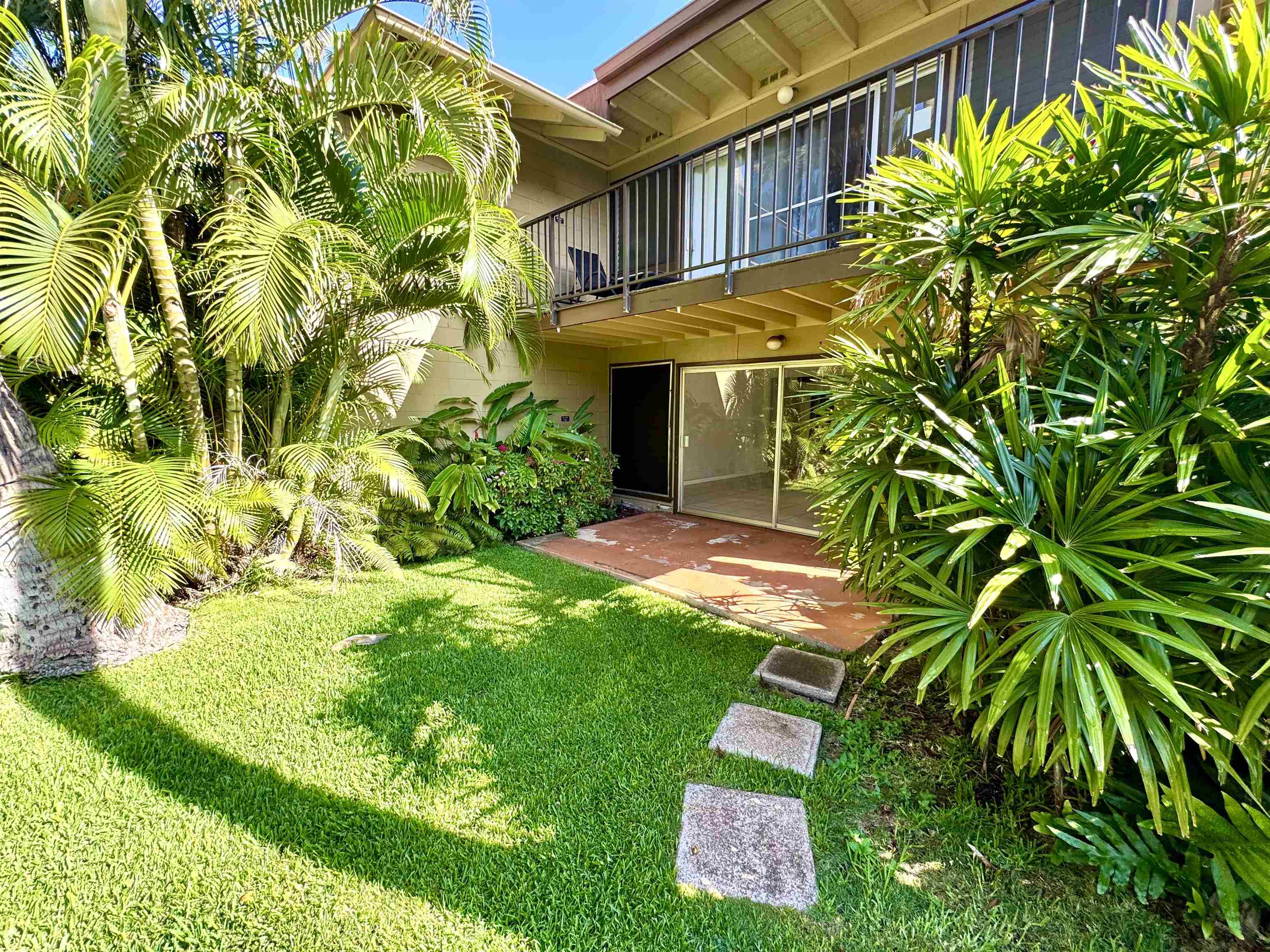 3559 Lower Honoapiilani Road, Unit 2D Lahaina, HI 96761 - Photo 1 of 16 a view of a yard in front of house