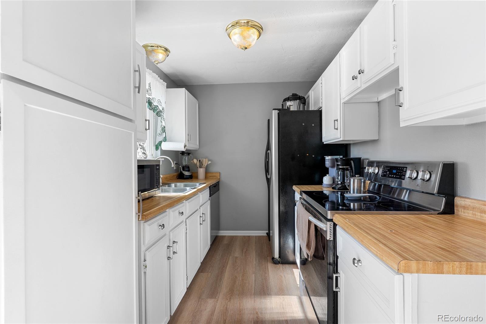 9436 Jason Way Thornton, CO 80260 - Photo 6 of 17