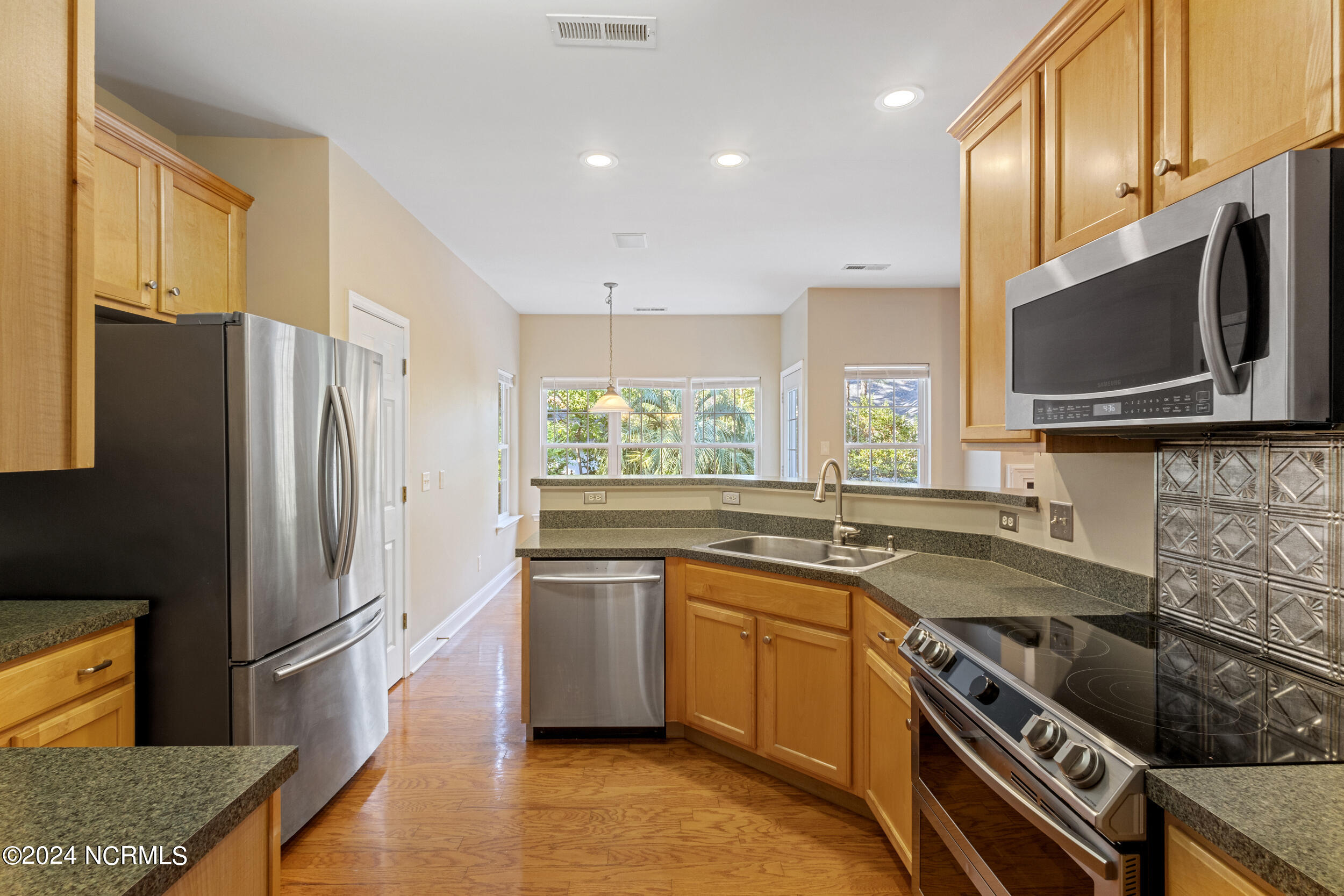 505 Okeechobee Road Wilmington, NC 28412 - Photo 15 of 43 15_img_7498