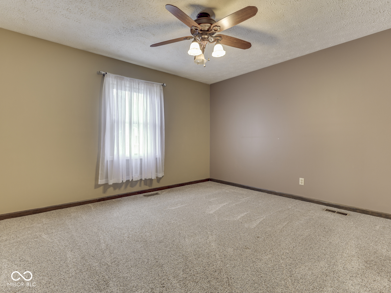 1818 Winding Ridge Avenue Indianapolis, IN 46217 - Photo 32 of 45