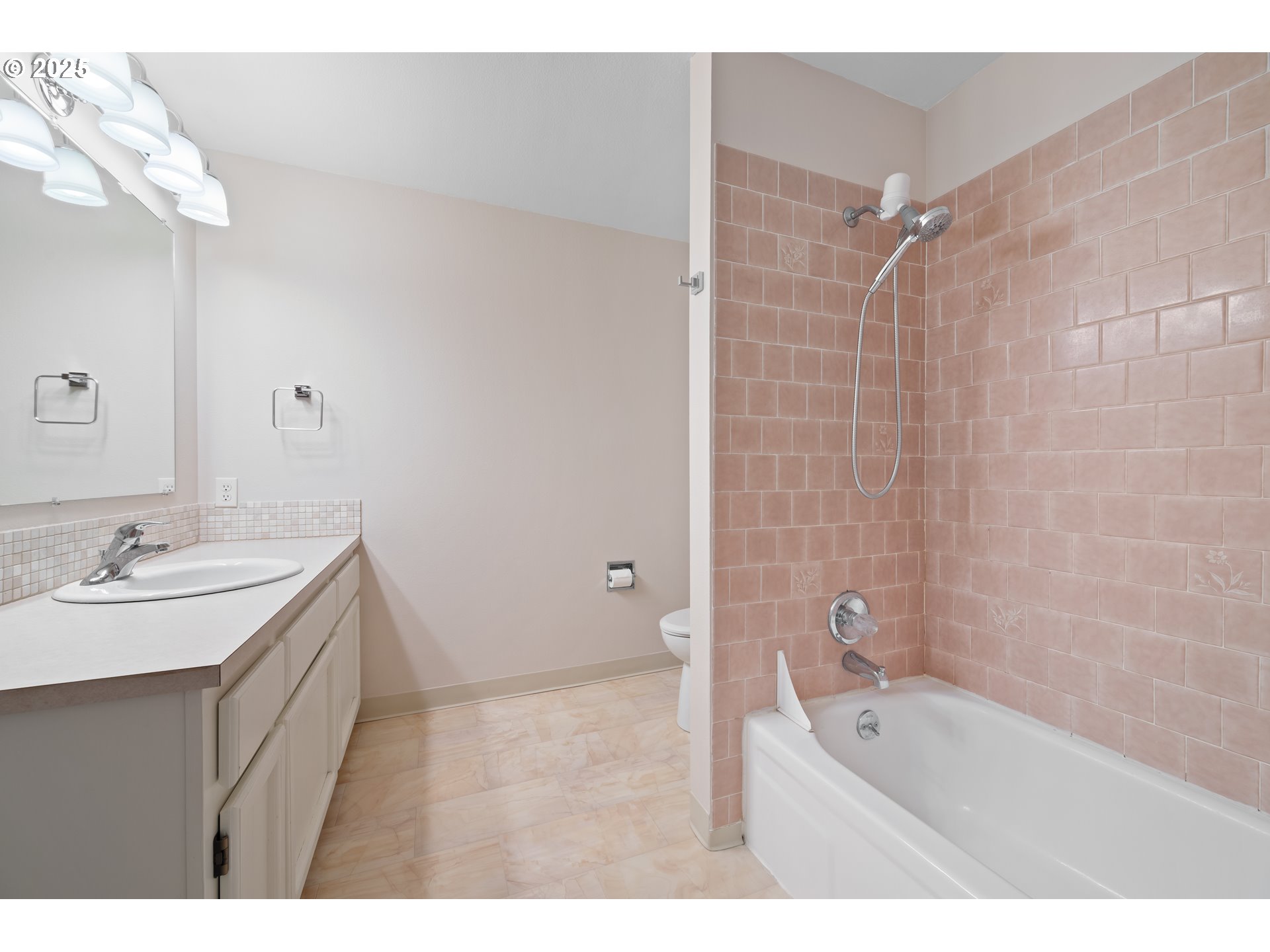 4415 Poplar Way Longview, WA 98632 - Photo 13 of 35