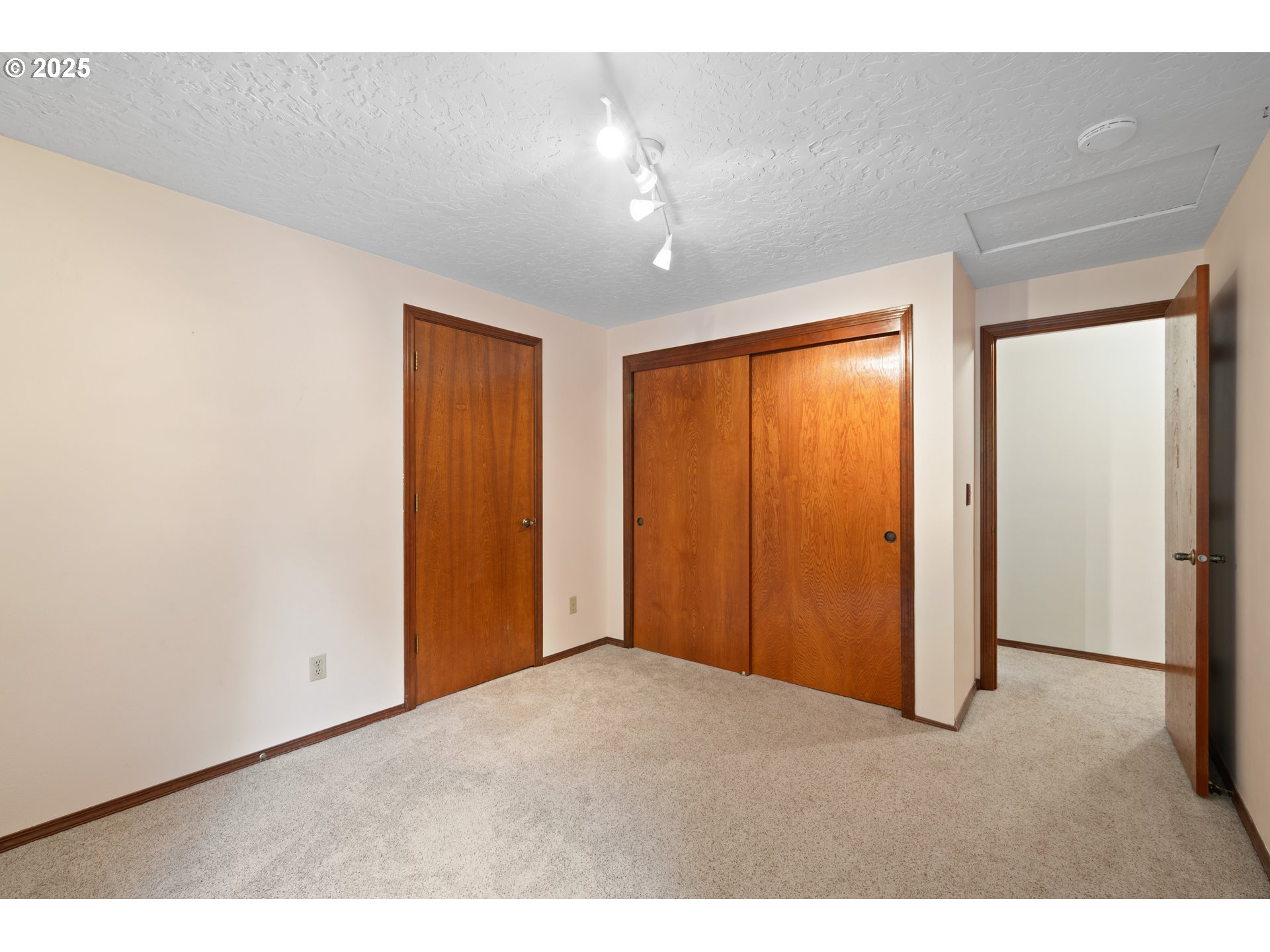 4415 Poplar Way Longview, WA 98632 - Photo 15 of 35