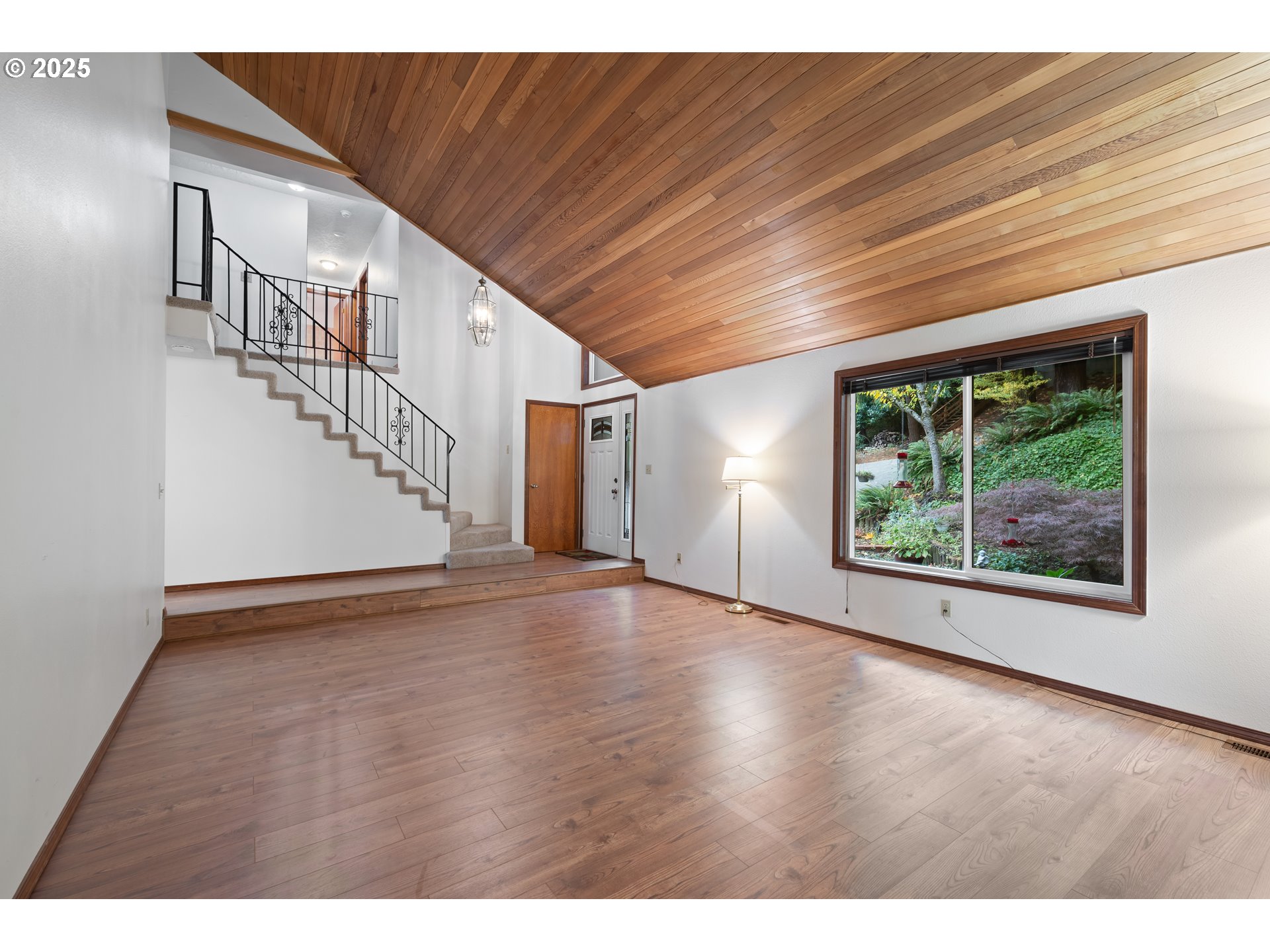 4415 Poplar Way Longview, WA 98632 - Photo 3 of 35