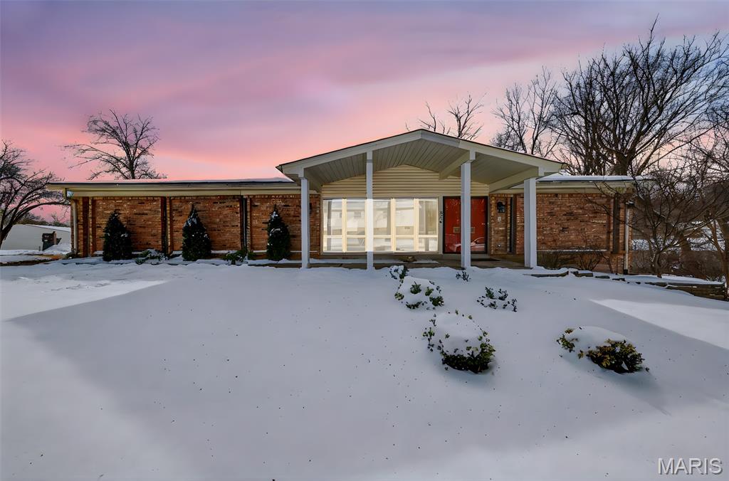 5576 Viewpoint Lane St. Louis, MO 63128 - Photo 1 of 49