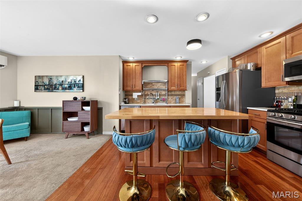 5576 Viewpoint Lane St. Louis, MO 63128 - Photo 13 of 49