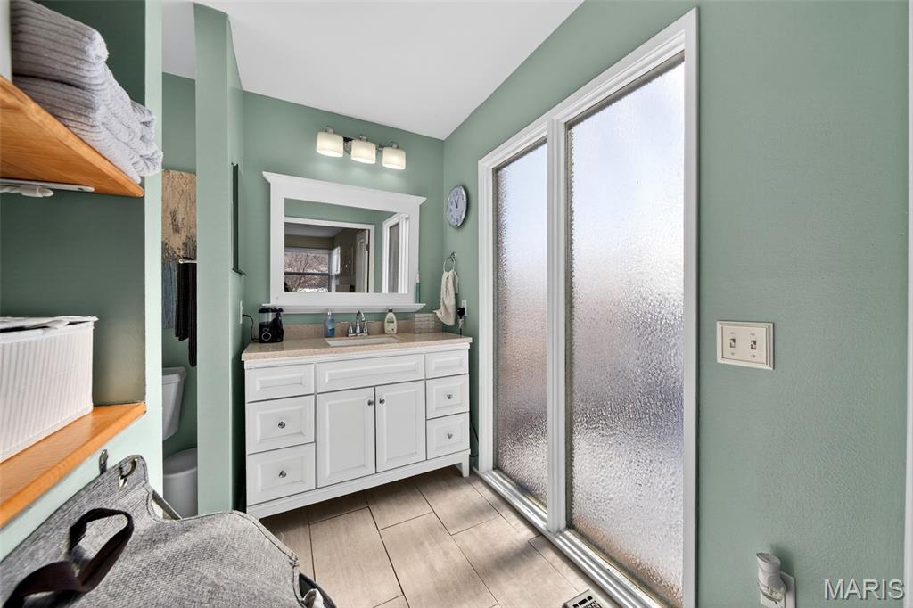 5576 Viewpoint Lane St. Louis, MO 63128 - Photo 27 of 49