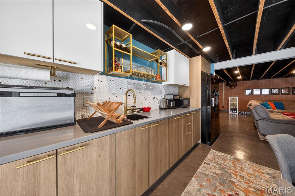 5576 Viewpoint Lane St. Louis, MO 63128 - Photo 29 of 49