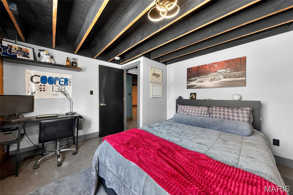 5576 Viewpoint Lane St. Louis, MO 63128 - Photo 33 of 49