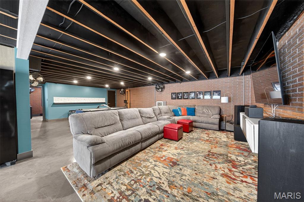 5576 Viewpoint Lane St. Louis, MO 63128 - Photo 39 of 49