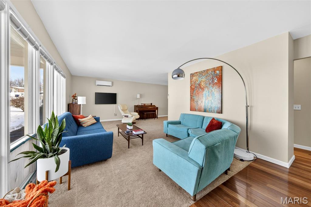 5576 Viewpoint Lane St. Louis, MO 63128 - Photo 6 of 49