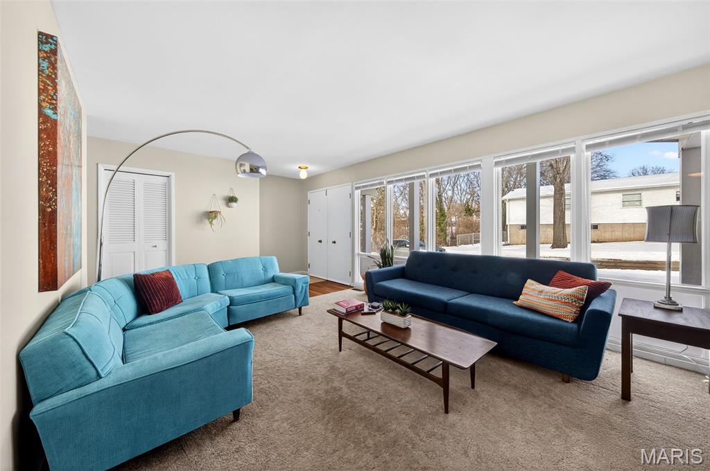 5576 Viewpoint Lane St. Louis, MO 63128 - Photo 8 of 49