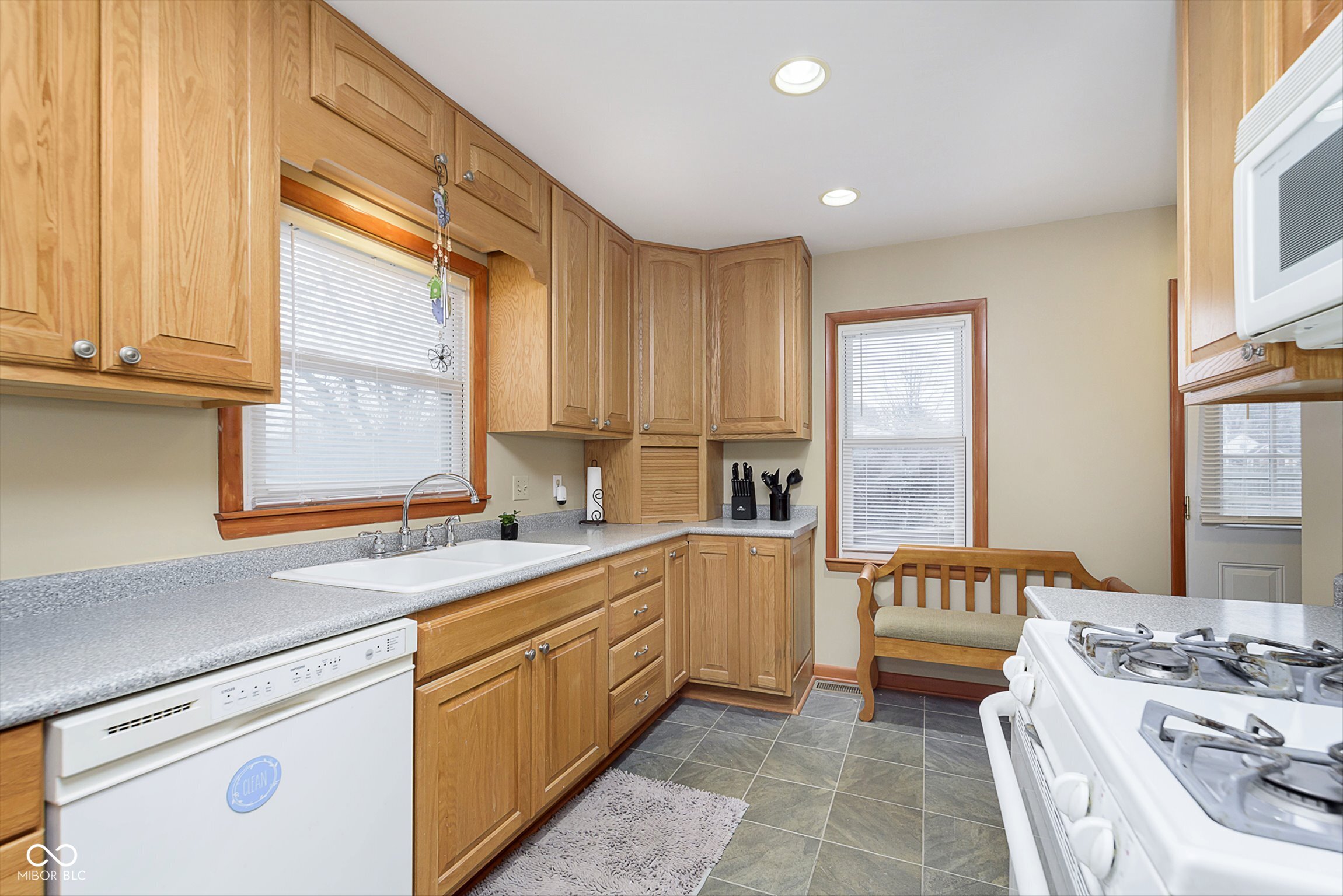 1215 North Shortridge Road Indianapolis, IN 46219 - Photo 7 of 27 Gallery Image 7