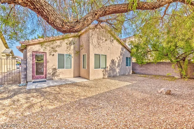 $1,795 | 3969 Button Creek Court, Las Vegas, NV 89122
