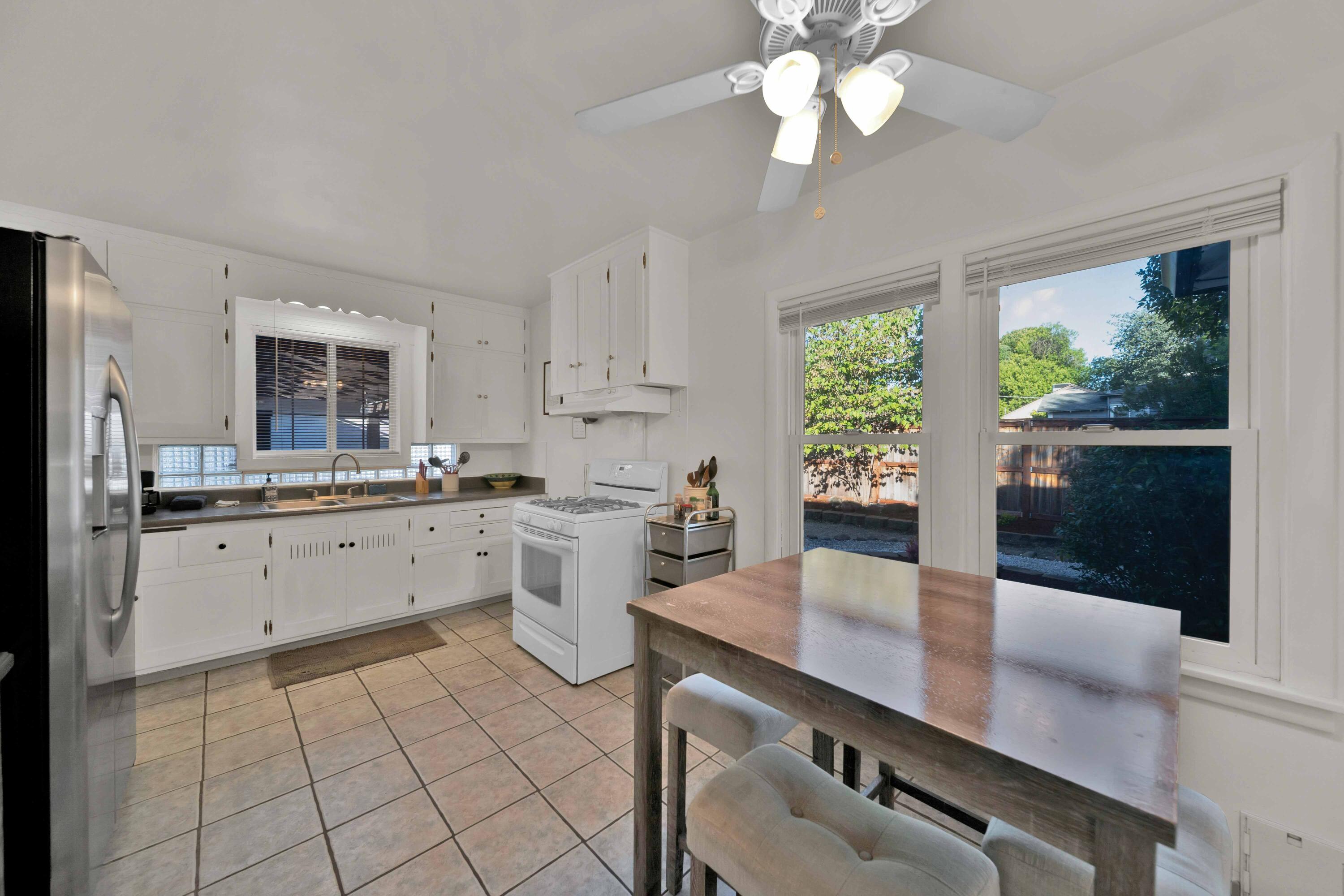 855 State Street Redding, CA 96001 - Photo 12 of 42 Redding-Real-Estate-Photography-12