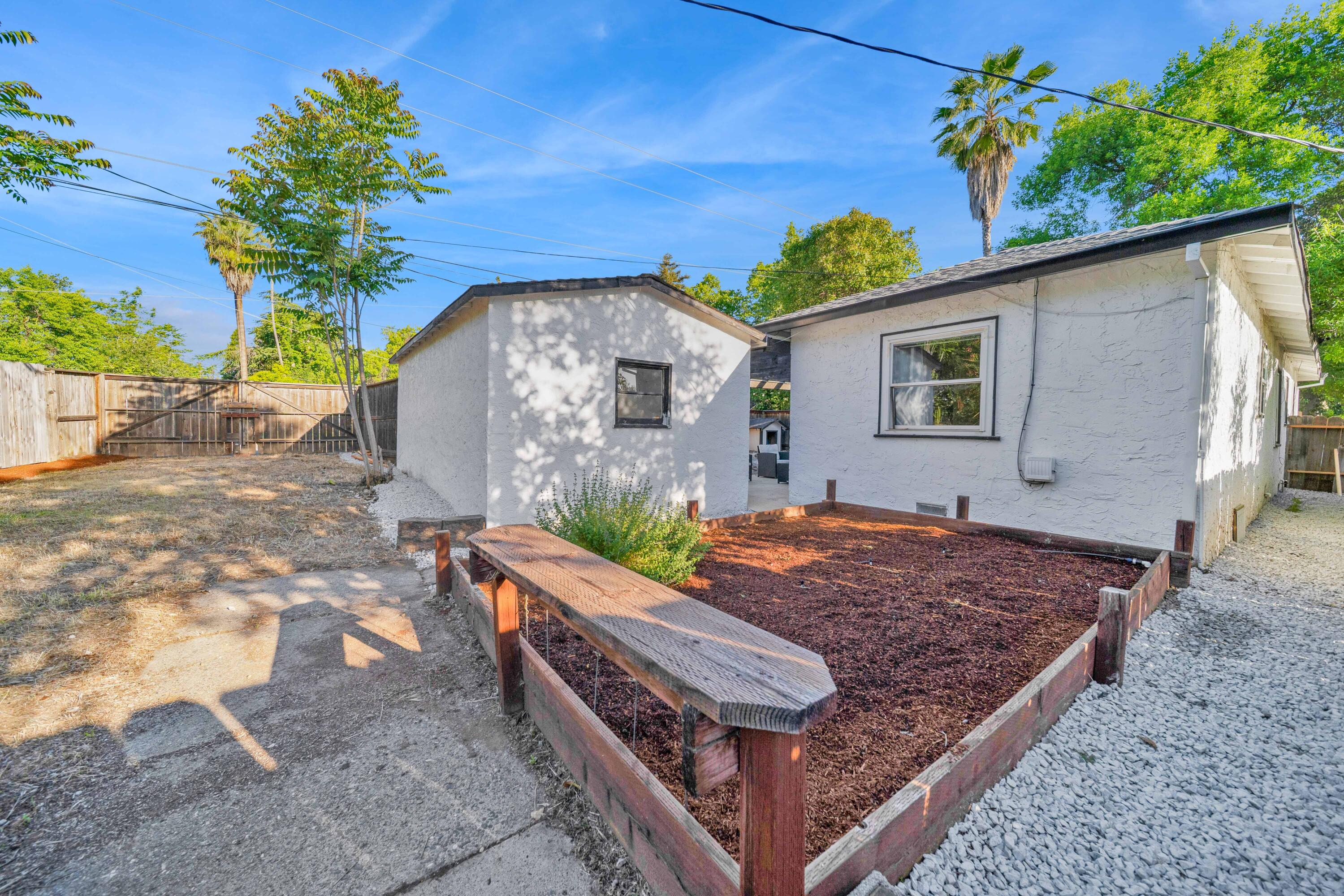 855 State Street Redding, CA 96001 - Photo 33 of 42 Redding-Real-Estate-Photography-29