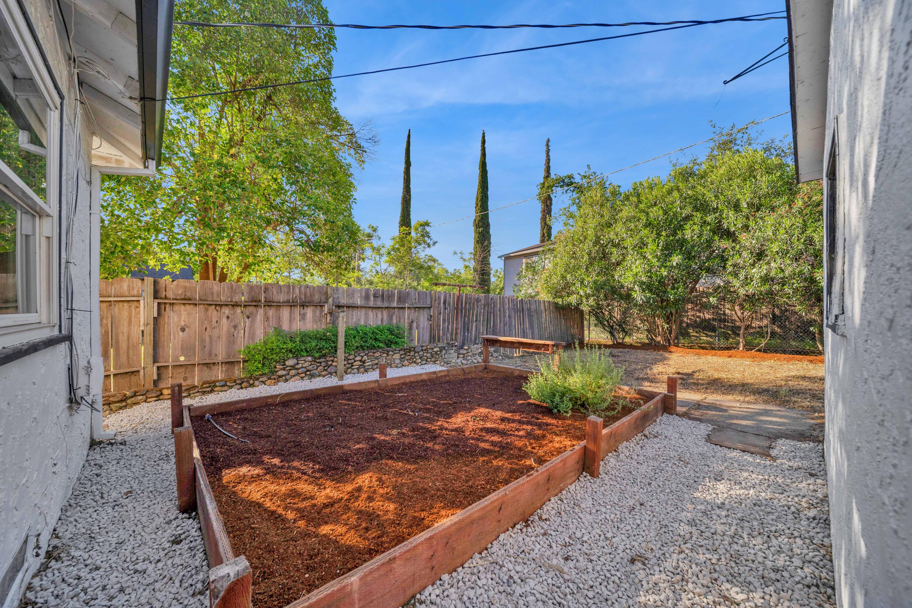 855 State Street Redding, CA 96001 - Photo 34 of 42 Redding-Real-Estate-Photography-31