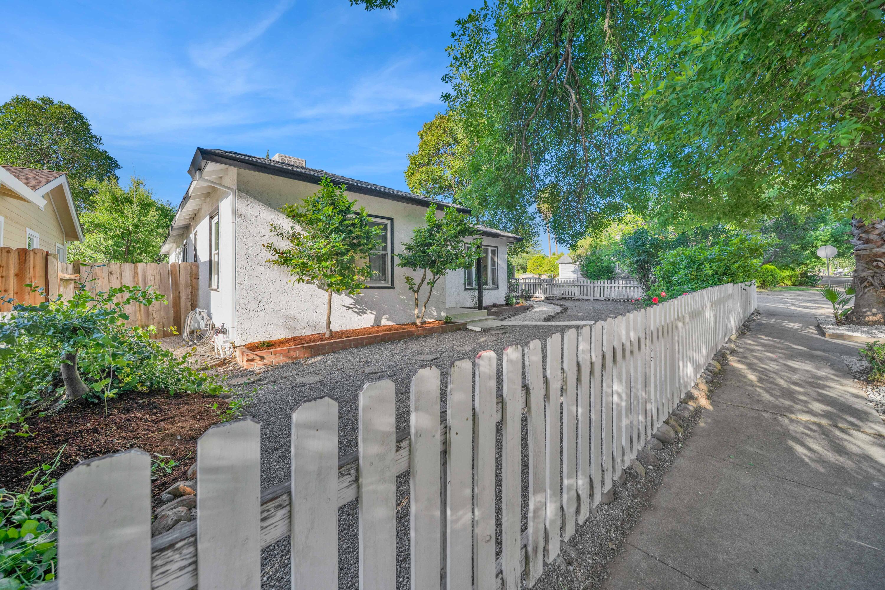 855 State Street Redding, CA 96001 - Photo 4 of 42 Redding-Real-Estate-Photography-43