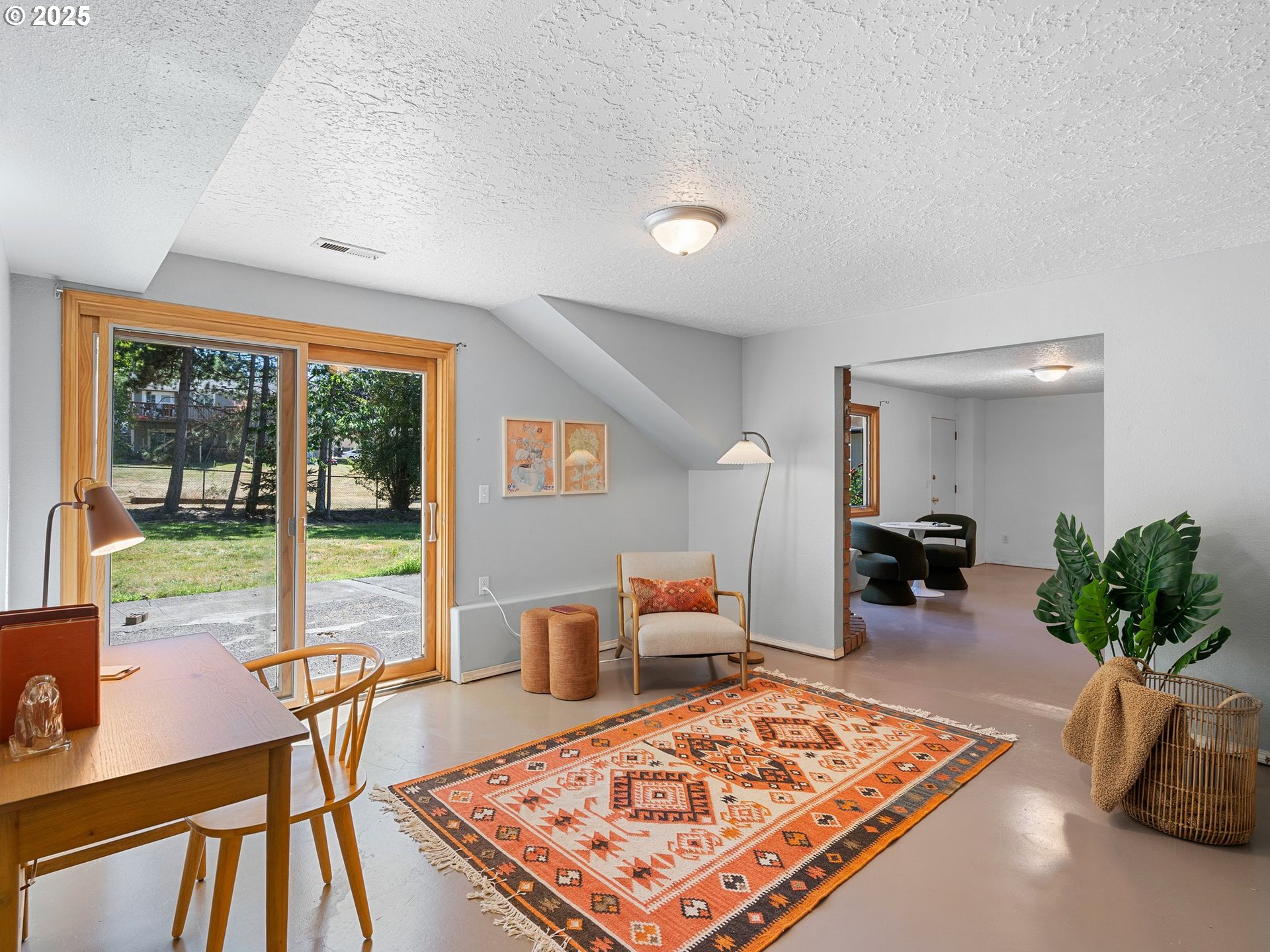 1874 Southwest 13th Court Gresham, OR 97080 - Photo 27 of 47 Great Room