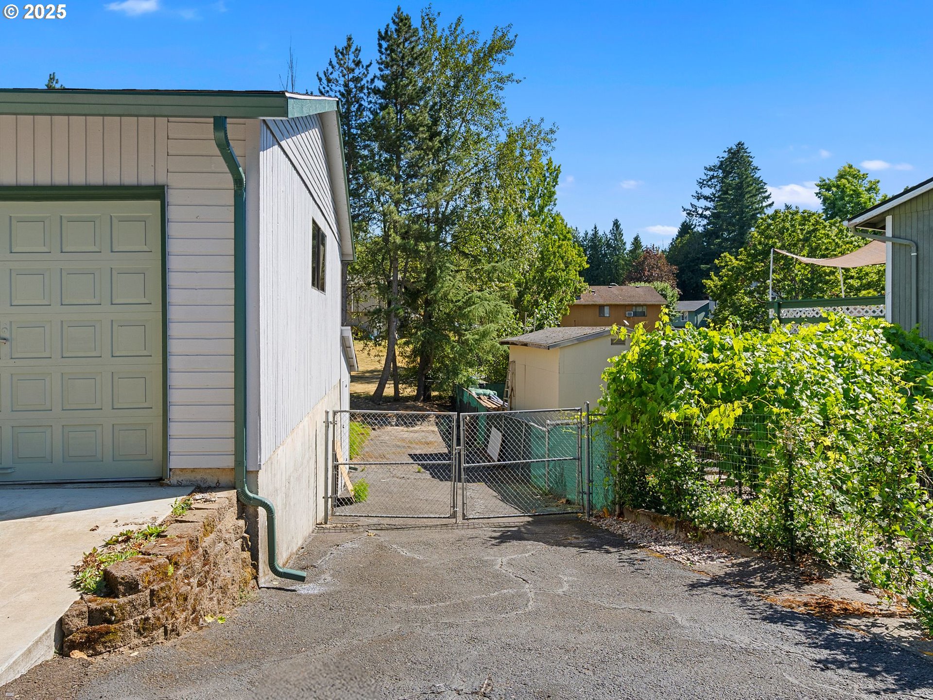 1874 Southwest 13th Court Gresham, OR 97080 - Photo 45 of 47 Yard