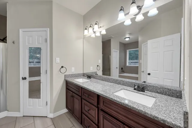 $2,100 | 3429 Nottingham Lane, Montgomery, TX 77356