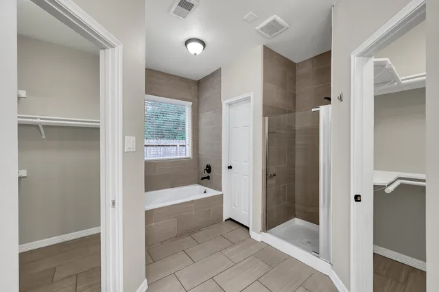 $2,100 | 3429 Nottingham Lane, Montgomery, TX 77356