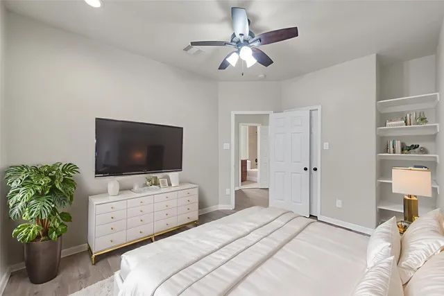 $2,100 | 3429 Nottingham Lane, Montgomery, TX 77356