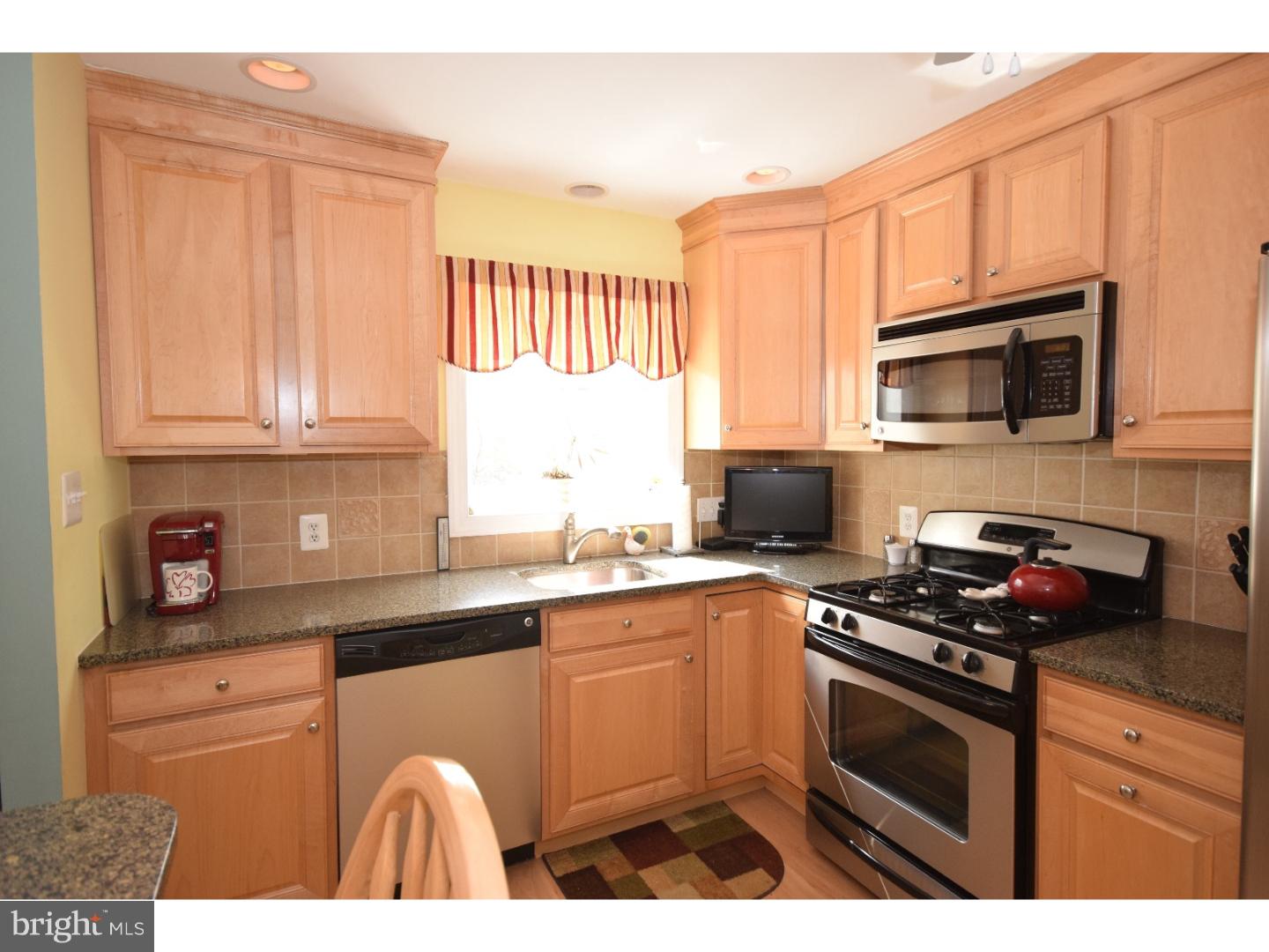 317 Ridley Avenue Folsom, PA 19033 - Photo 6 of 25 Gallery Image 6