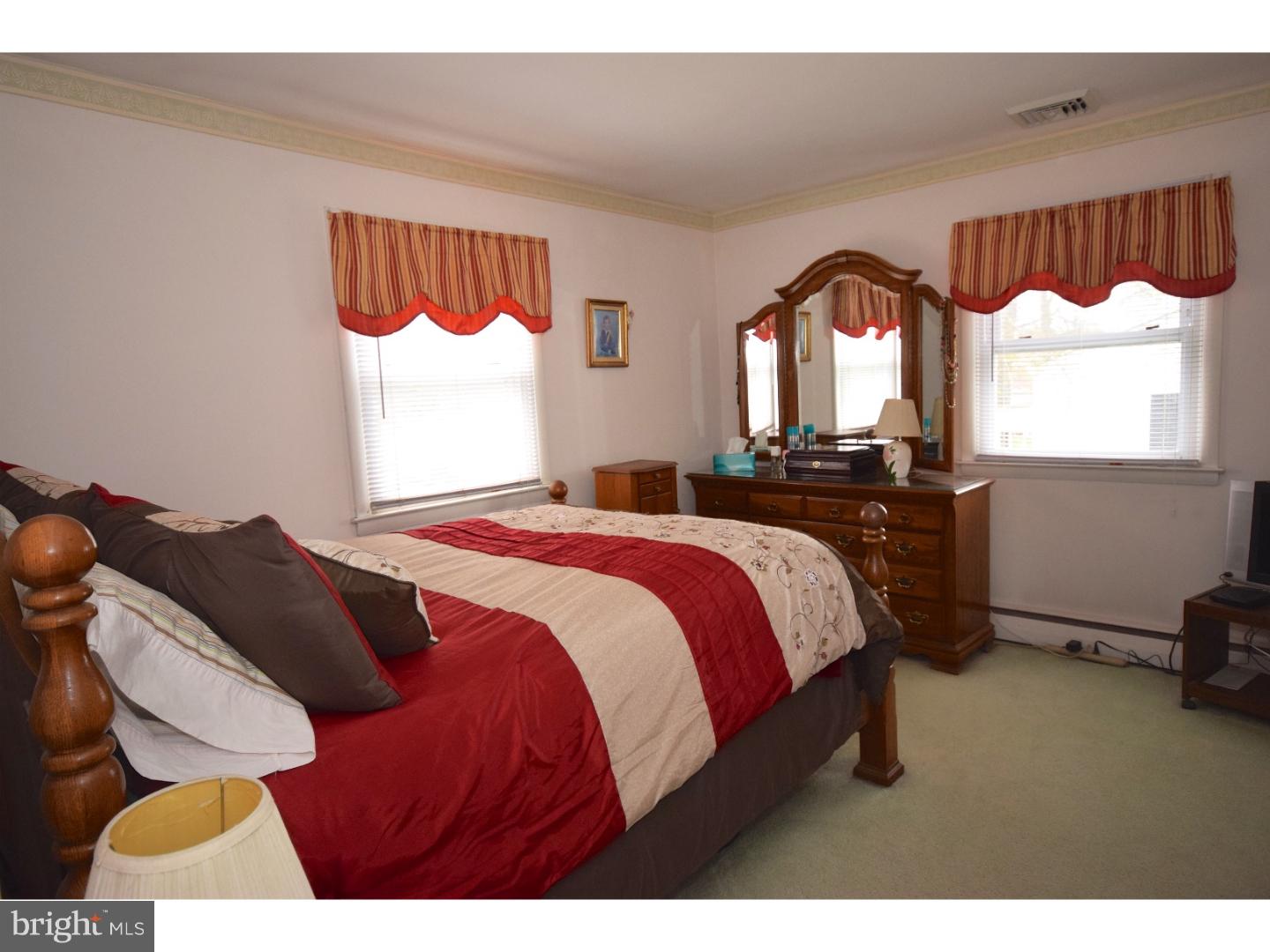 317 Ridley Avenue Folsom, PA 19033 - Photo 10 of 25 Gallery Image 10