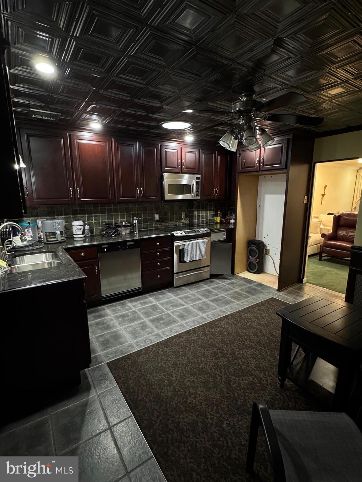 535 Garibaldi Court Hazleton, PA 18201 - Photo 10 of 47