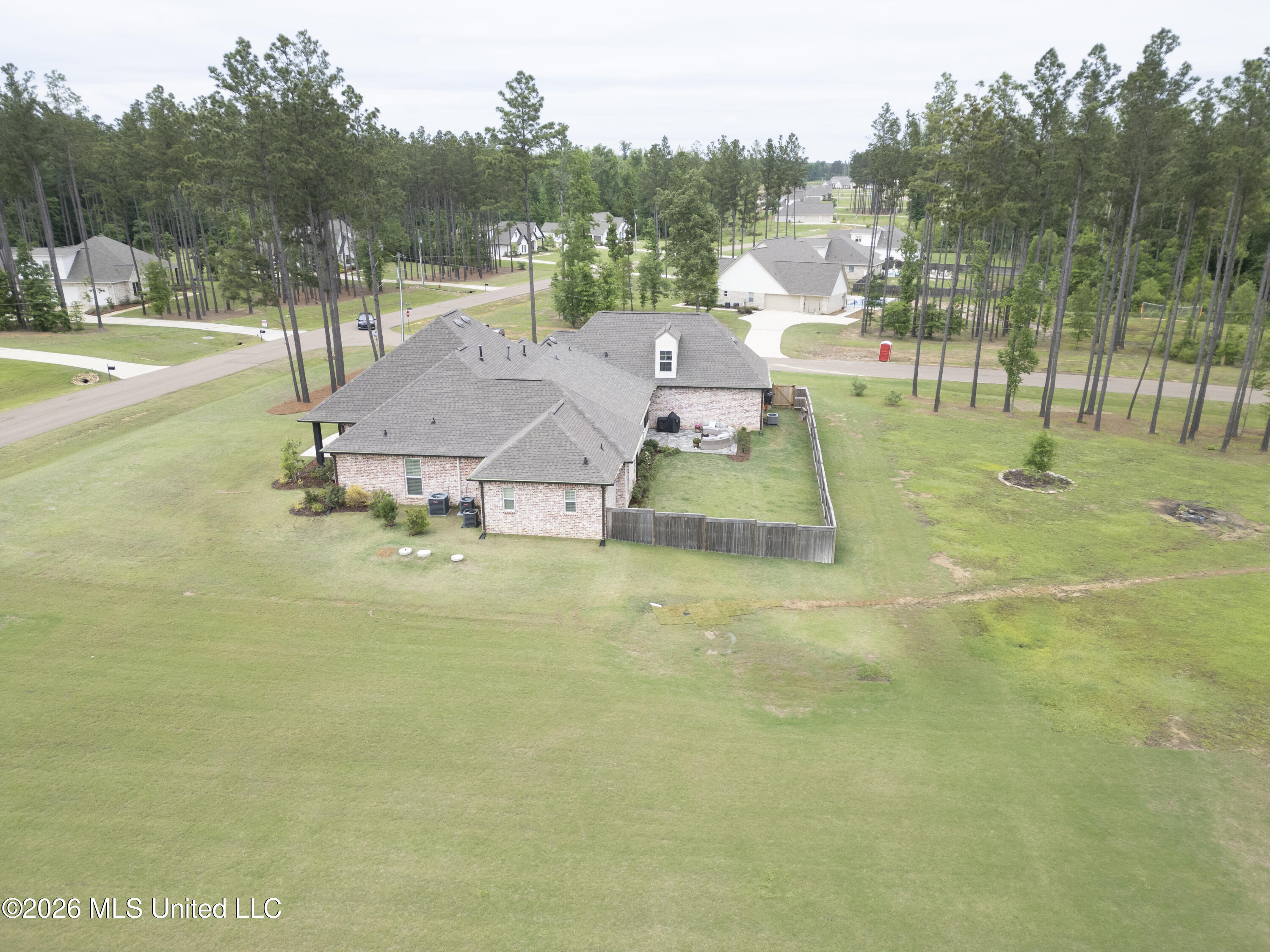 400 Fallen Acorn Circle Brandon, MS 39047 - Photo 4 of 49 400 Fallen Acorn Cir drone -4