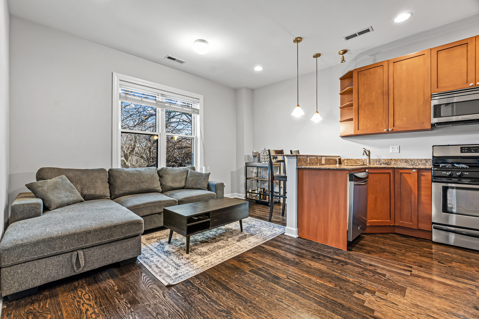 3904 North Wolcott Avenue, Unit 2 Chicago, IL 60613 - Photo 5 of 15