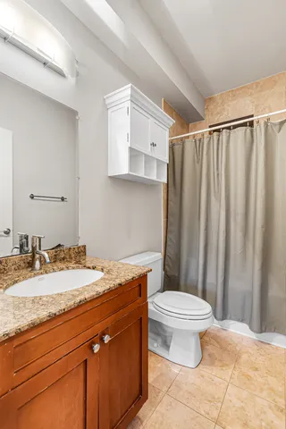 $275,000 | 3904 North Wolcott Avenue, Unit 2, Chicago, IL 60613
