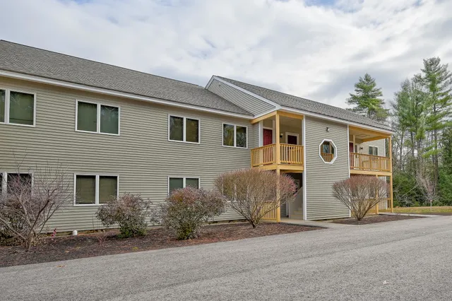 $2,400 | 23 Northbrook Circle, Unit 27D, Conway, NH 03860