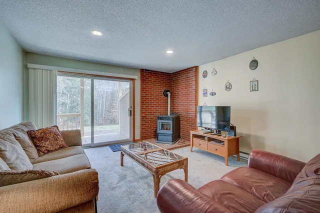 $2,400 | 23 Northbrook Circle, Unit 27D, Conway, NH 03860