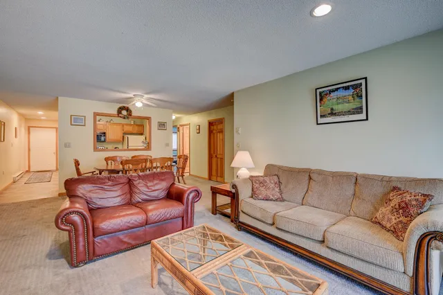 $2,400 | 23 Northbrook Circle, Unit 27D, Conway, NH 03860