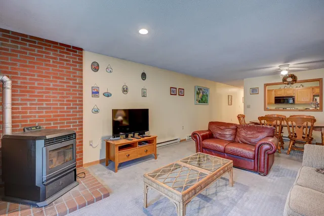 $2,400 | 23 Northbrook Circle, Unit 27D, Conway, NH 03860