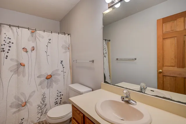 $2,400 | 23 Northbrook Circle, Unit 27D, Conway, NH 03860